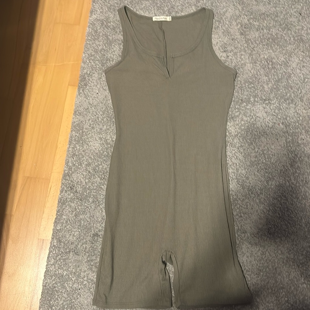 heart & hips onesie